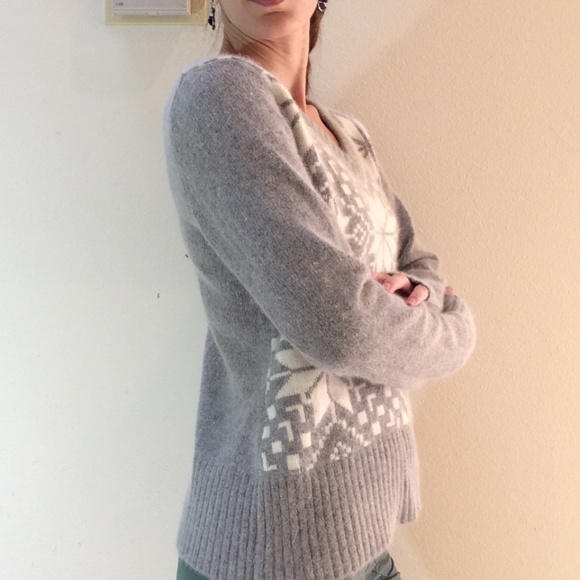 Angora Soft Snowflake Winter V-Neck Sweater - Picture 5 of 8